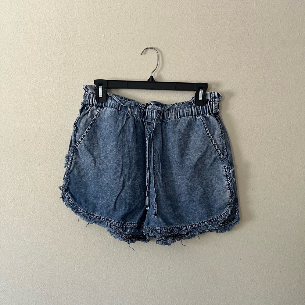 Doe & Rae Denim Style Shorts Size Medium